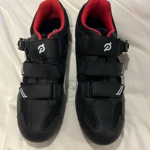 New Peloton Cycling Shoes Size 43 never worn